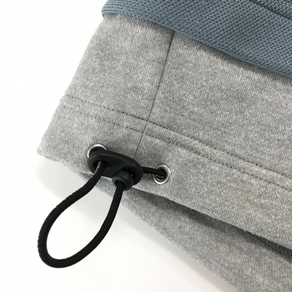 マークアンドロナ 異素材ニットベスト グレー系×黒×蛍光オレンジ