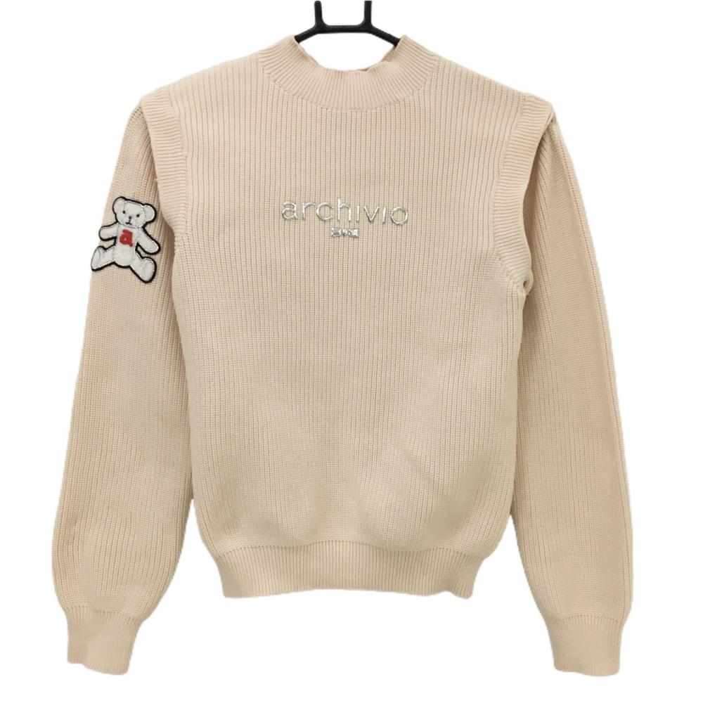 【超美品】アルチビオ 2WAYセーター ベージュ クマワッペン 袖着脱可  ニット レディース 38(M) ゴルフウェア 2023年モデル archivio