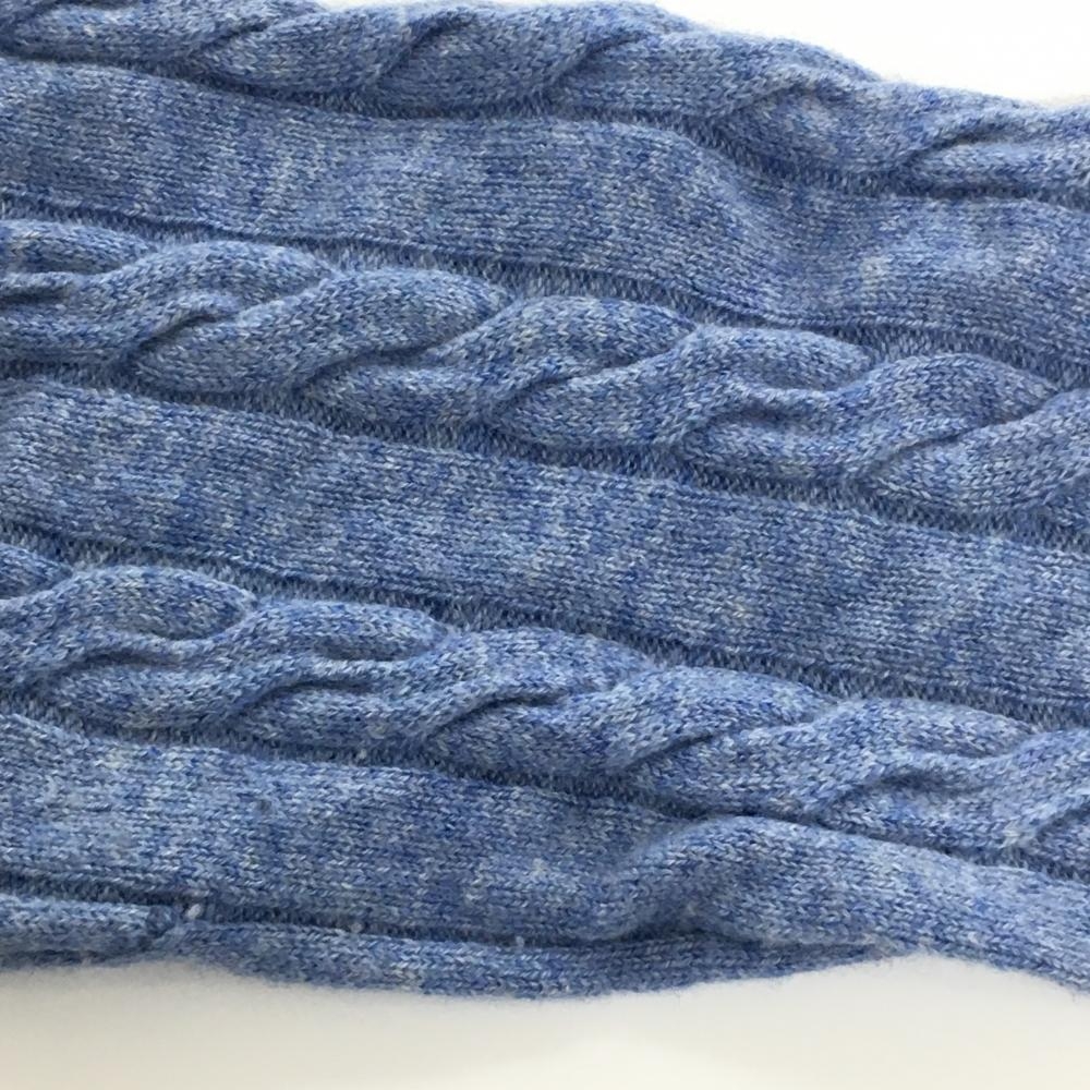美品】ゾーイ セーター ライトブルー ケーブル編み カシミヤ ニット 袖