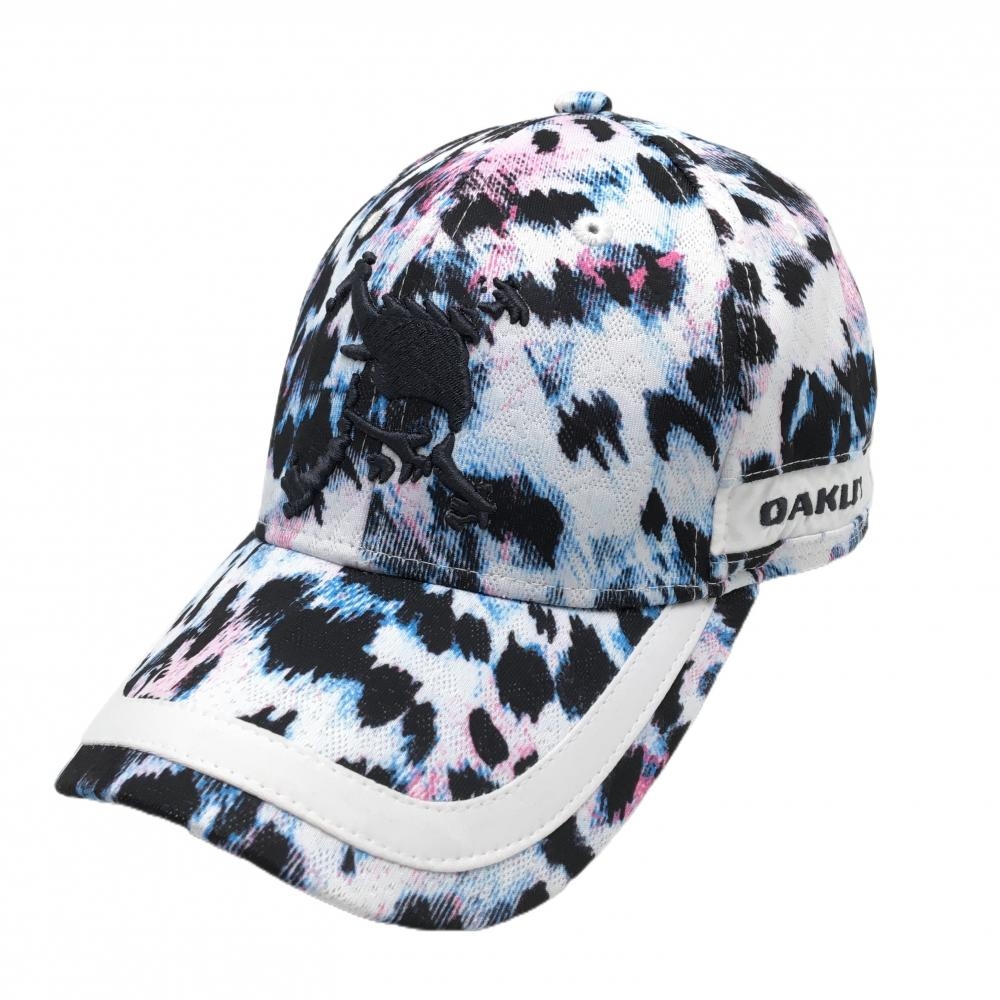 【超美品】オークリー キャップ 白×黒 総柄 立体ロゴ刺しゅう 58cm(ONE SIZE）  ゴルフウェア Oakley