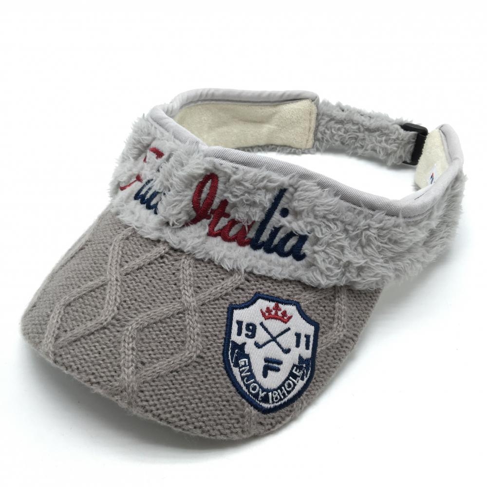 【美品】フィラゴルフ ボアサンバイザー グレー×ネイビー×レッド つばニット ロゴ刺しゅう   ゴルフウェア FILA GOLF