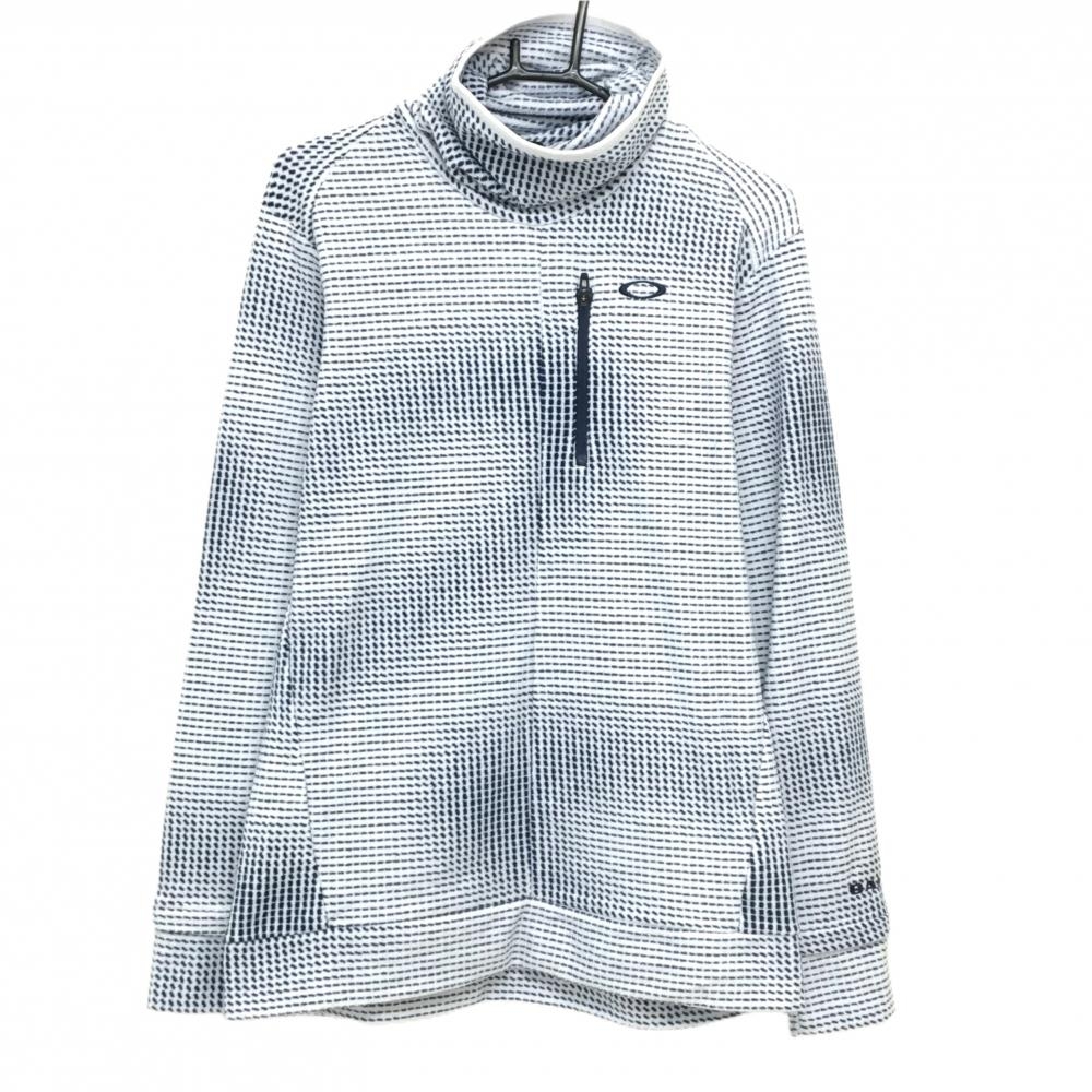 【超美品】オークリー タートルネックフリースシャツ 白×ネイビー 総柄 ロゴ刺しゅう メンズ L ゴルフウェア Oakley
