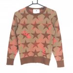 マークアンドロナ 長袖セーター ブラウン×レッド 星柄