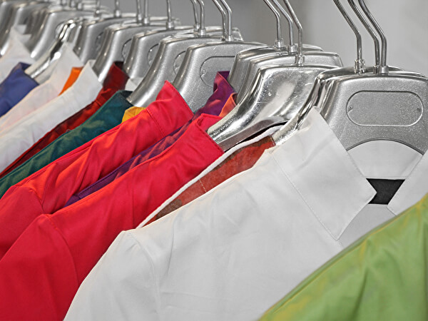 服をかけたハンガー