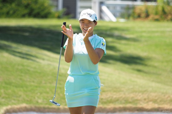 アディダスゴルフのウェアを着ている渋野日向子選手