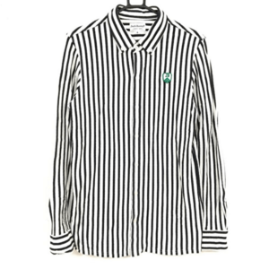 ストライプ柄のゴルフウェア