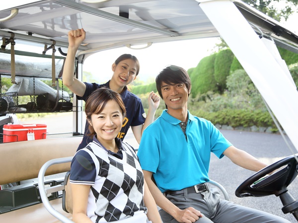 20代のメンズゴルフウェアコーディネートを楽しもう！マナーや抑える 