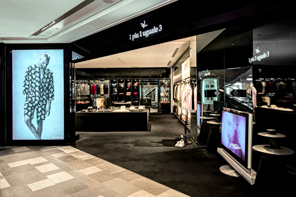 1PIU1UGUALE3 表参道ヒルズ