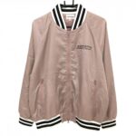【超美品】ジャックバニー×ドラえもん ジャケット スモーキーピンク 背ドラえもん メンズ 5(L) ゴルフウェア 2024年モデル Jack Bunny
